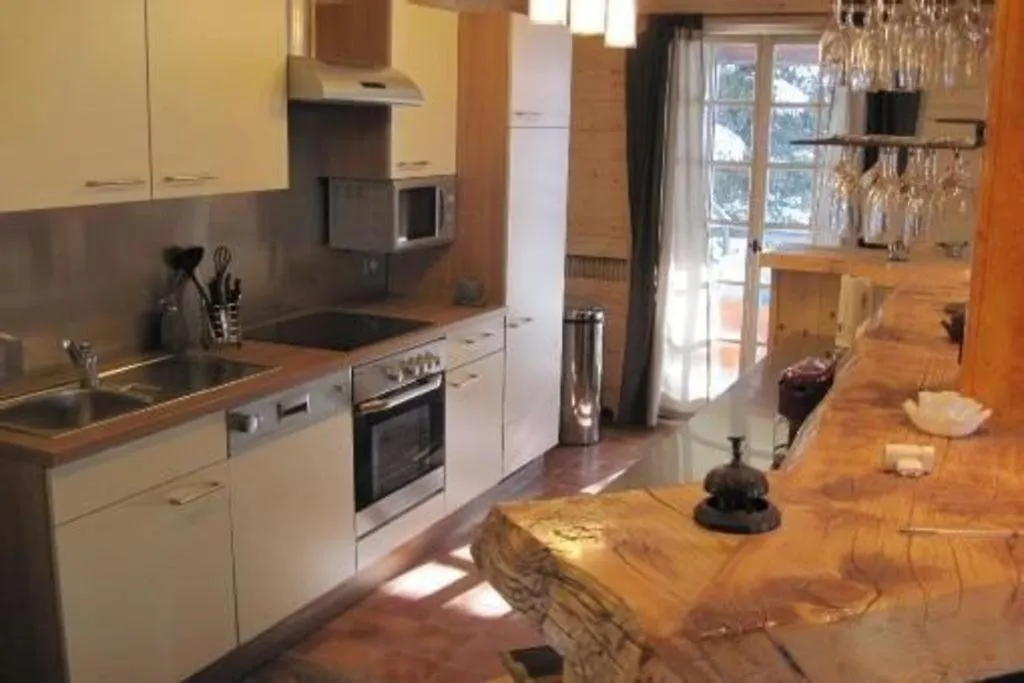 Вилла Au Pied Des Pistes, Grand Chalet Le Sereina Sauna, Jacuzzi Piscine Interieure 16/18 Pers Ле дез Альп